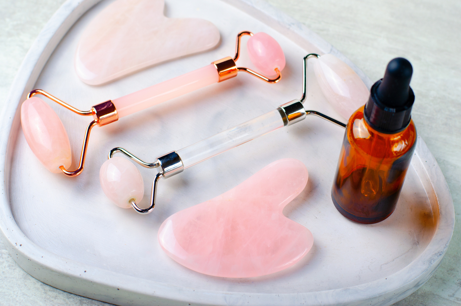 Rose Quartz Roller and Gua Sha tool, Facial Lifting Massage Treatment